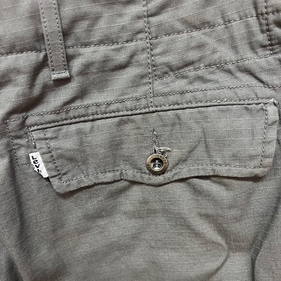 Men's Levi's Gray Cargo Shorts Size W38 - Picture 6 of 9